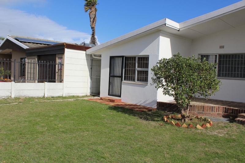 To Let 1 Bedroom Property for Rent in Churchill Estate Western Cape